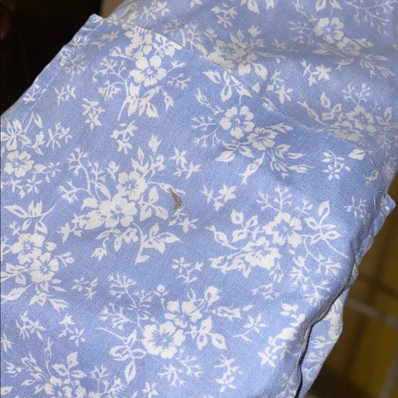 Floral Button-Up gown - Picture 3 of 6